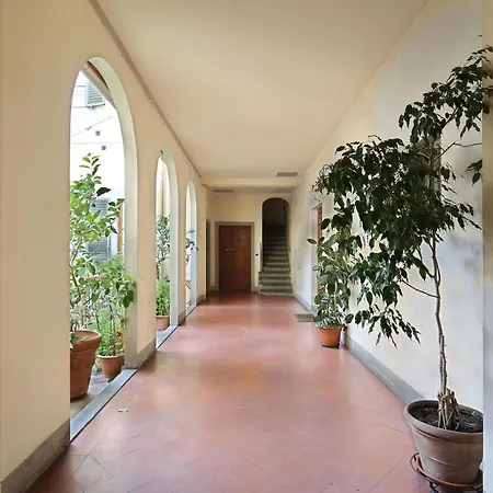 Apt. Fiordaliso - Pauline Suites, Palazzo Borghese Апартаменты Флоренция